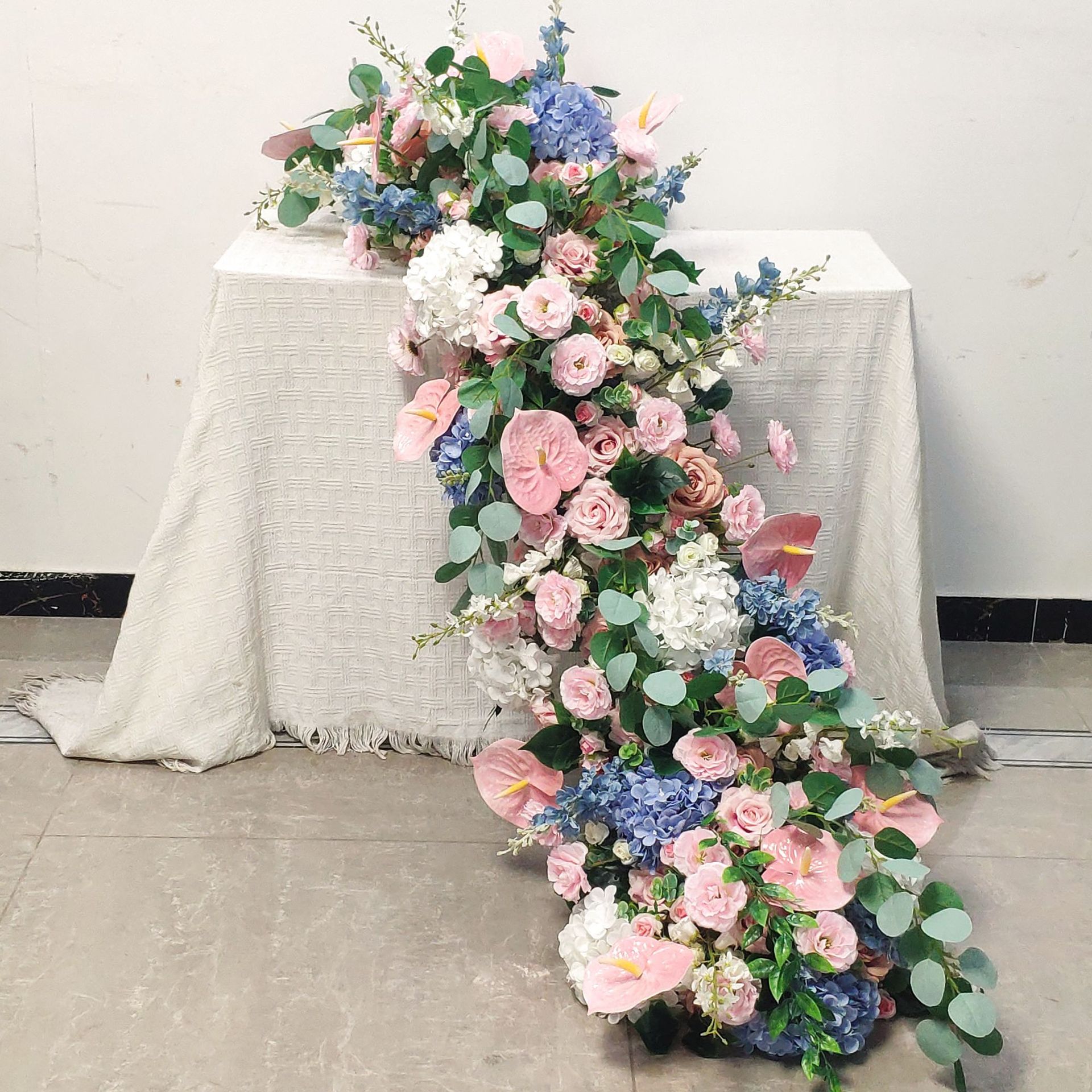 Outdoor Furniture Designer - Uflower Luxury Artificial Flower Centerpiece for